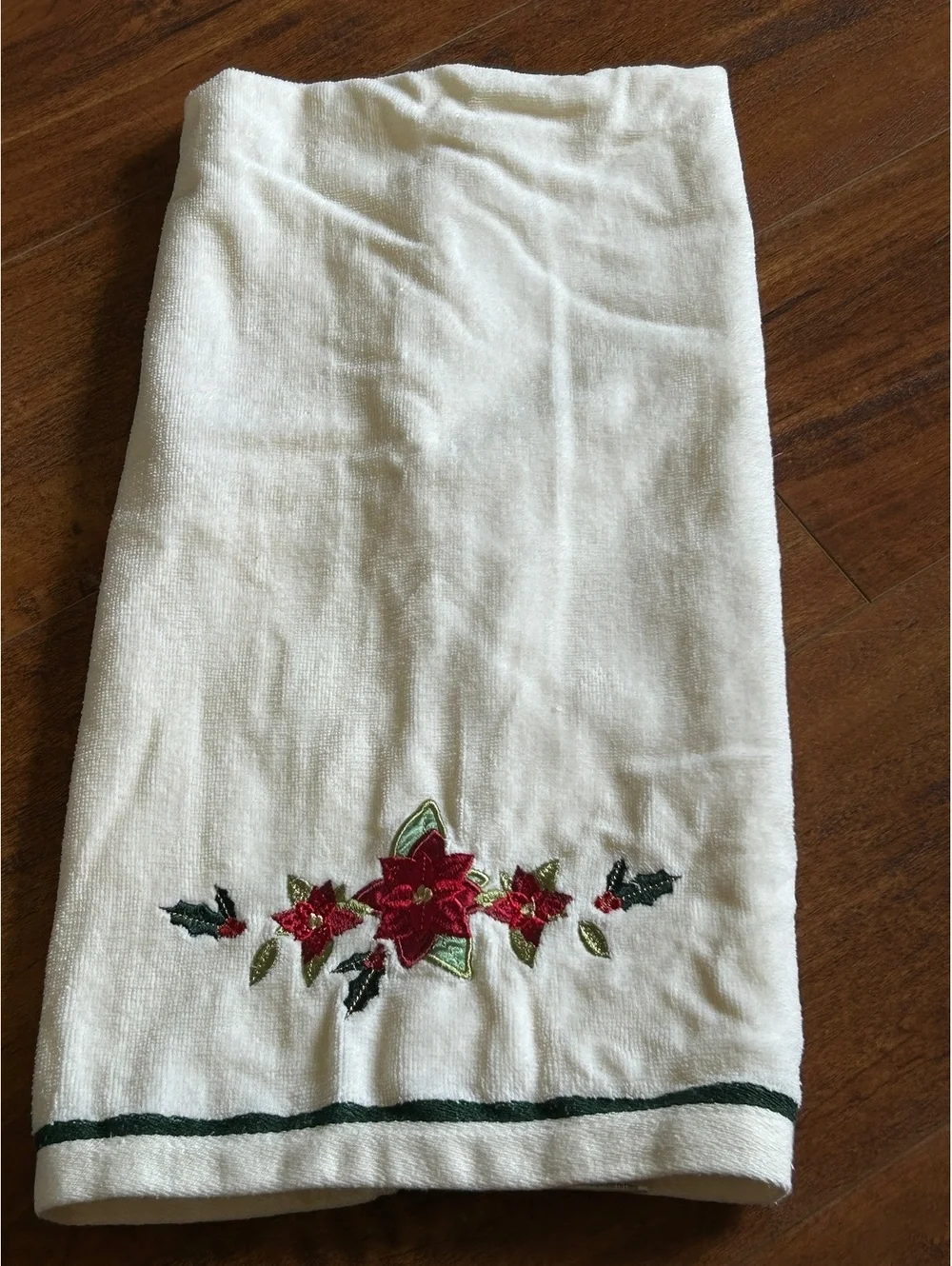 EssentialHome 100% Cotton Embroidered Holiday Hand Towel